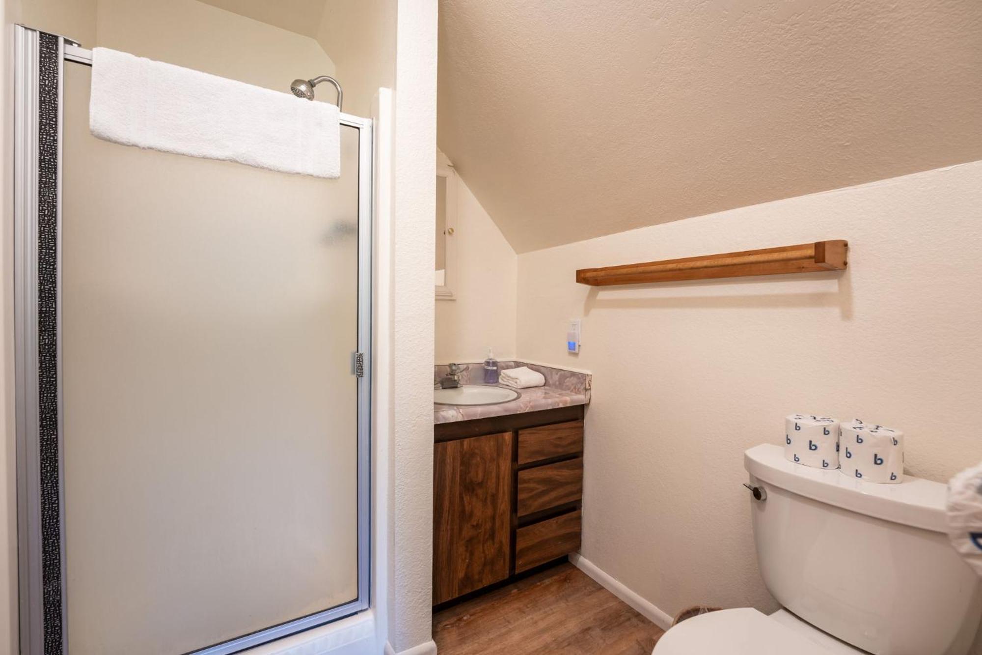 Vakantiehuis Lewis Creek Hideaway- Hot Tub/ev/pool Table/historic Oakhurst