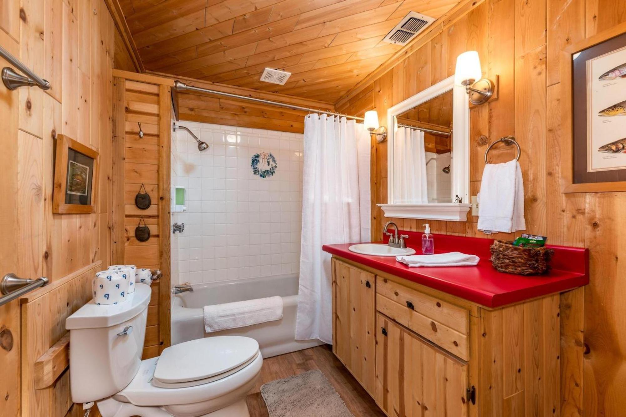 Lewis Creek Hideaway- Hot Tub/ev/pool Table/historic Oakhurst